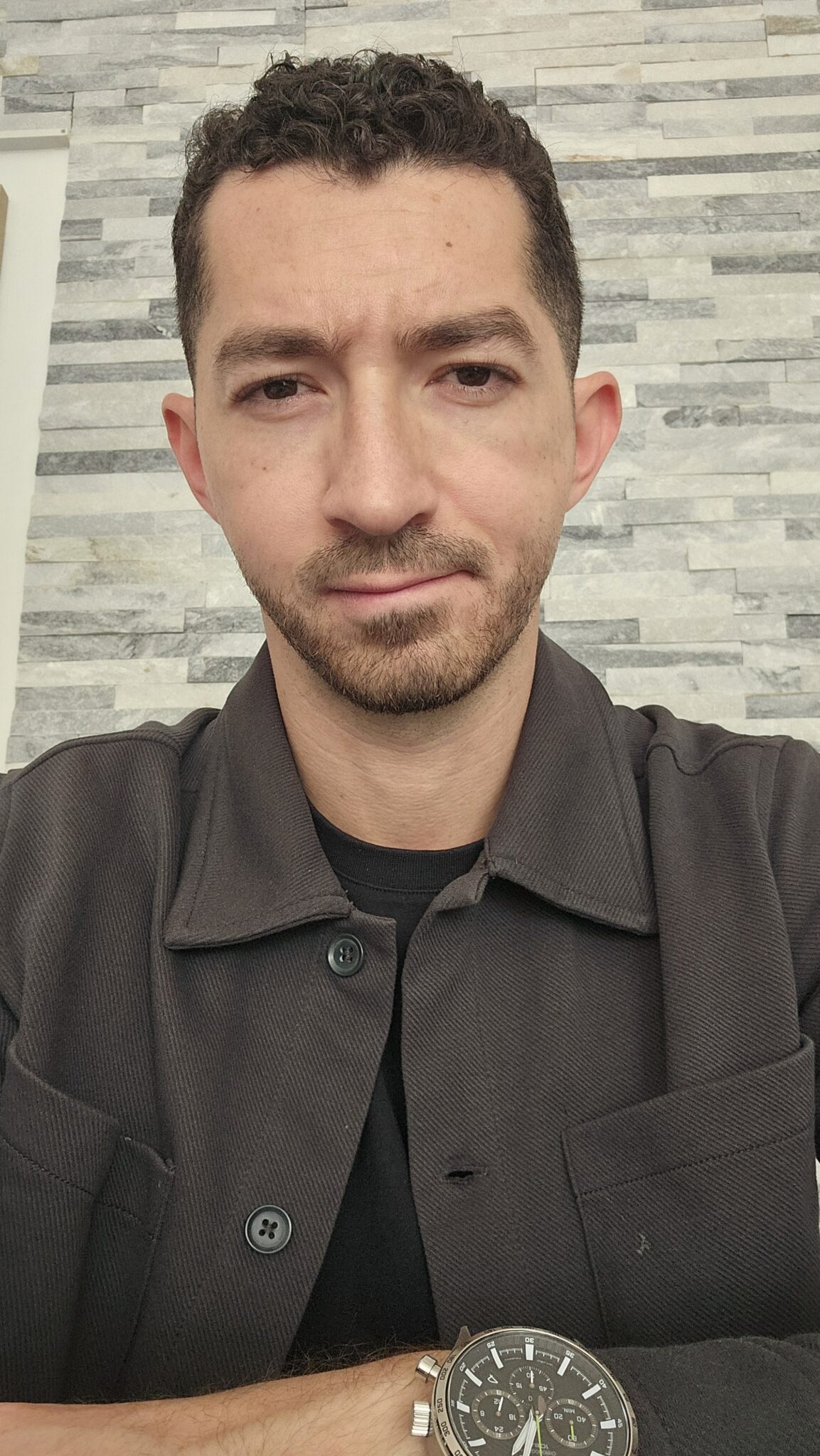 Mo